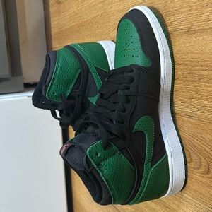 Jordan 1 retro pine green
